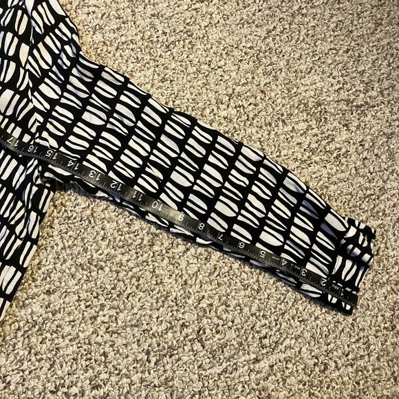 Rock Flower Paper Womens Top Size XL Black & White Collared Office Workwear - Picture 7 of 7